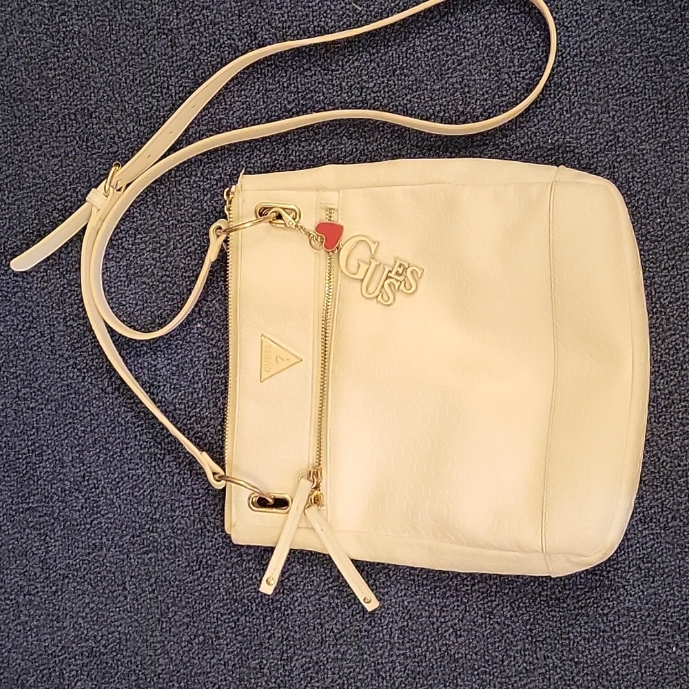 Guess purse - Picture 2 of 5